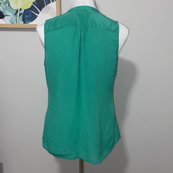Banana Republic silk button up sleeveless blouse - Picture 3 of 5